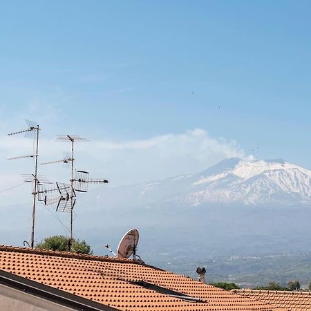 Un Passo Dal Mare Due Dall'Etna Giardini Naxos Exteriör bild
